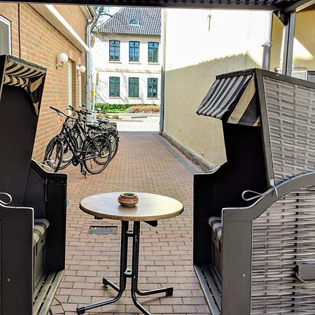 Hotel Drostenhof Garni Esens Bagian luar foto