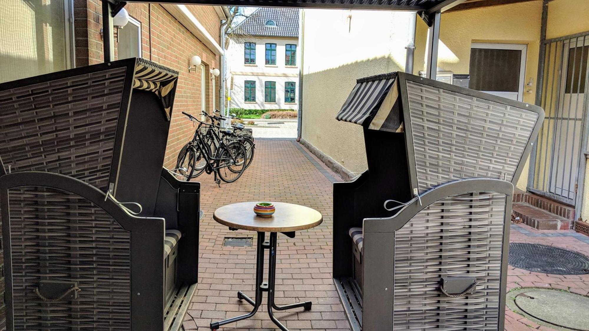 Hotel Drostenhof Garni Esens Bagian luar foto