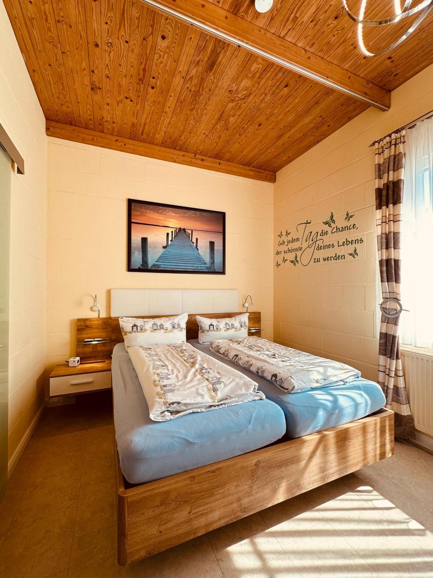 Hotel Drostenhof Garni Esens Bagian luar foto