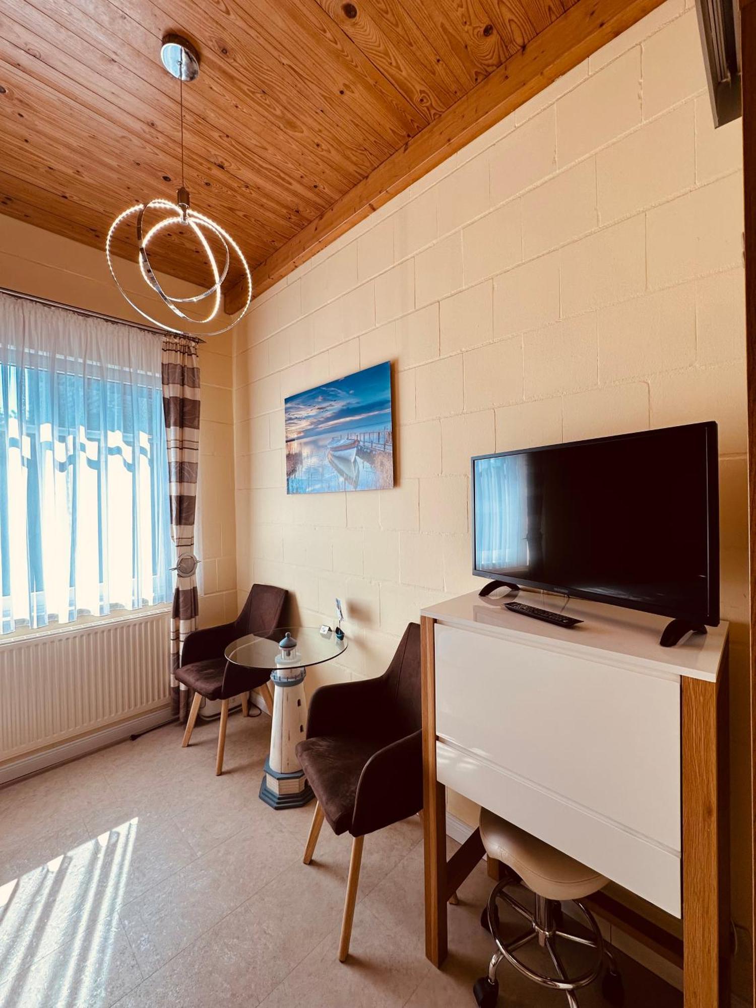 Hotel Drostenhof Garni Esens Bagian luar foto