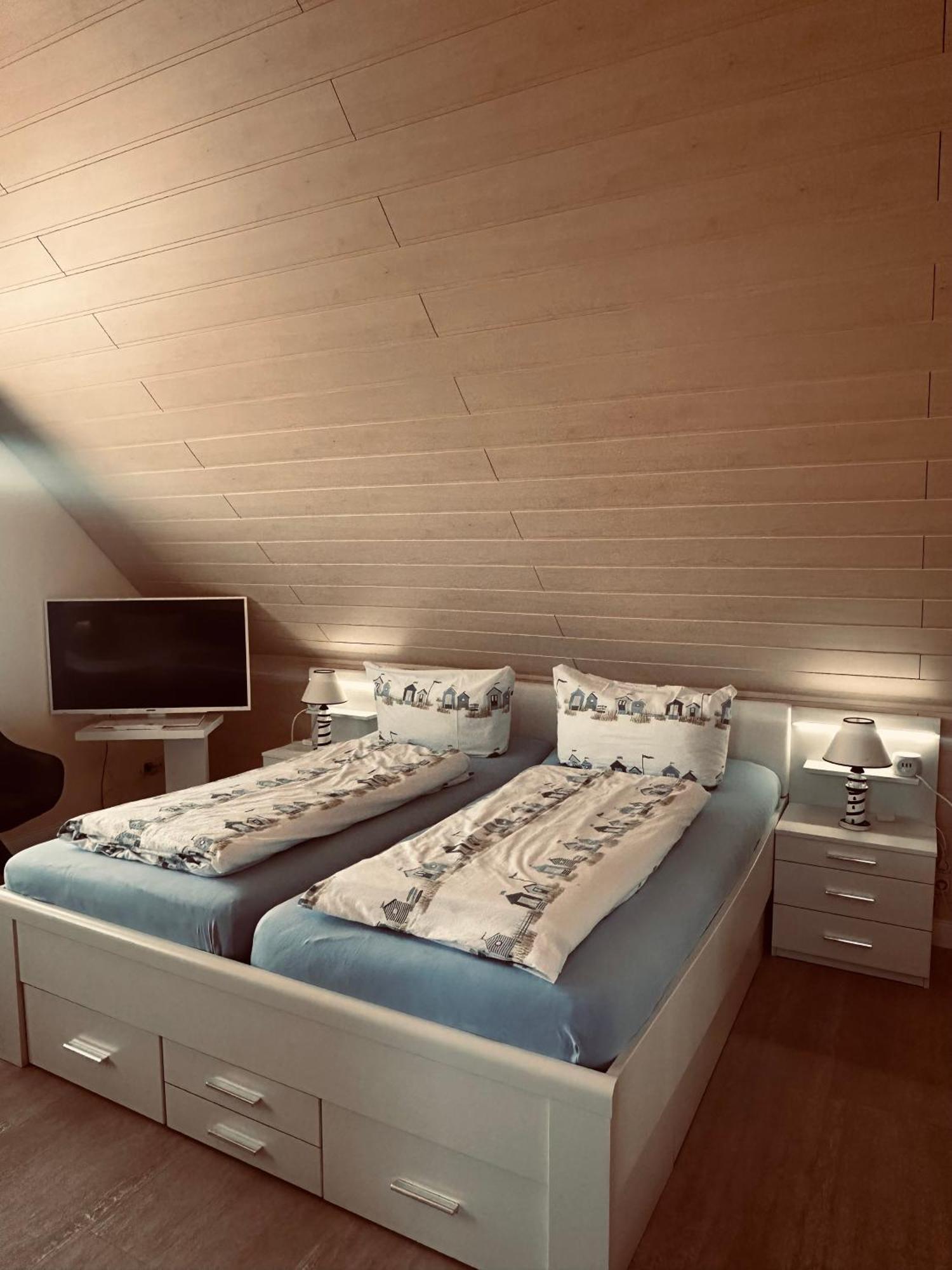 Hotel Drostenhof Garni Esens Bagian luar foto