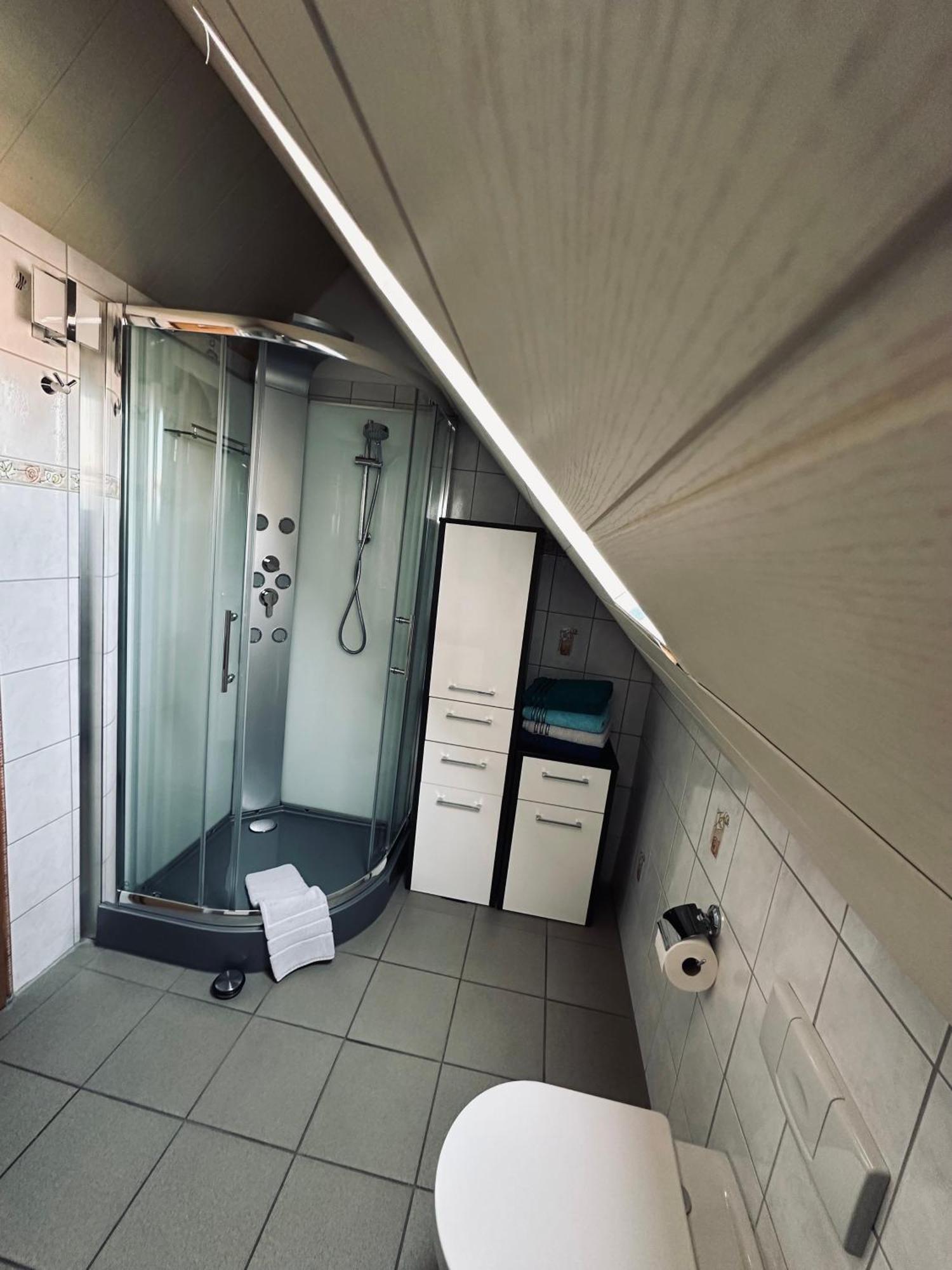 Hotel Drostenhof Garni Esens Bagian luar foto